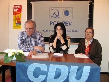 Conferência de Imprensa da CDU em S João da Madeira * Jorge Cortez, Rita Mendes, Maria Alice Vieira Conferência de Imprensa da CDU em S João da Madeira * Jorge Cortez, Rita Mendes, Maria Alice Vieira