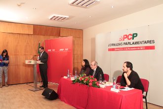 João Oliveira no uso da palavra, Paula Santos, António Filipe e Tiago Vieira