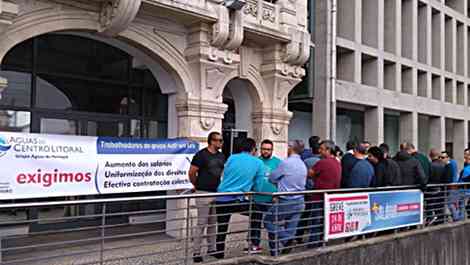 Concentração dos trabalhadores das Águas Centro Litoral